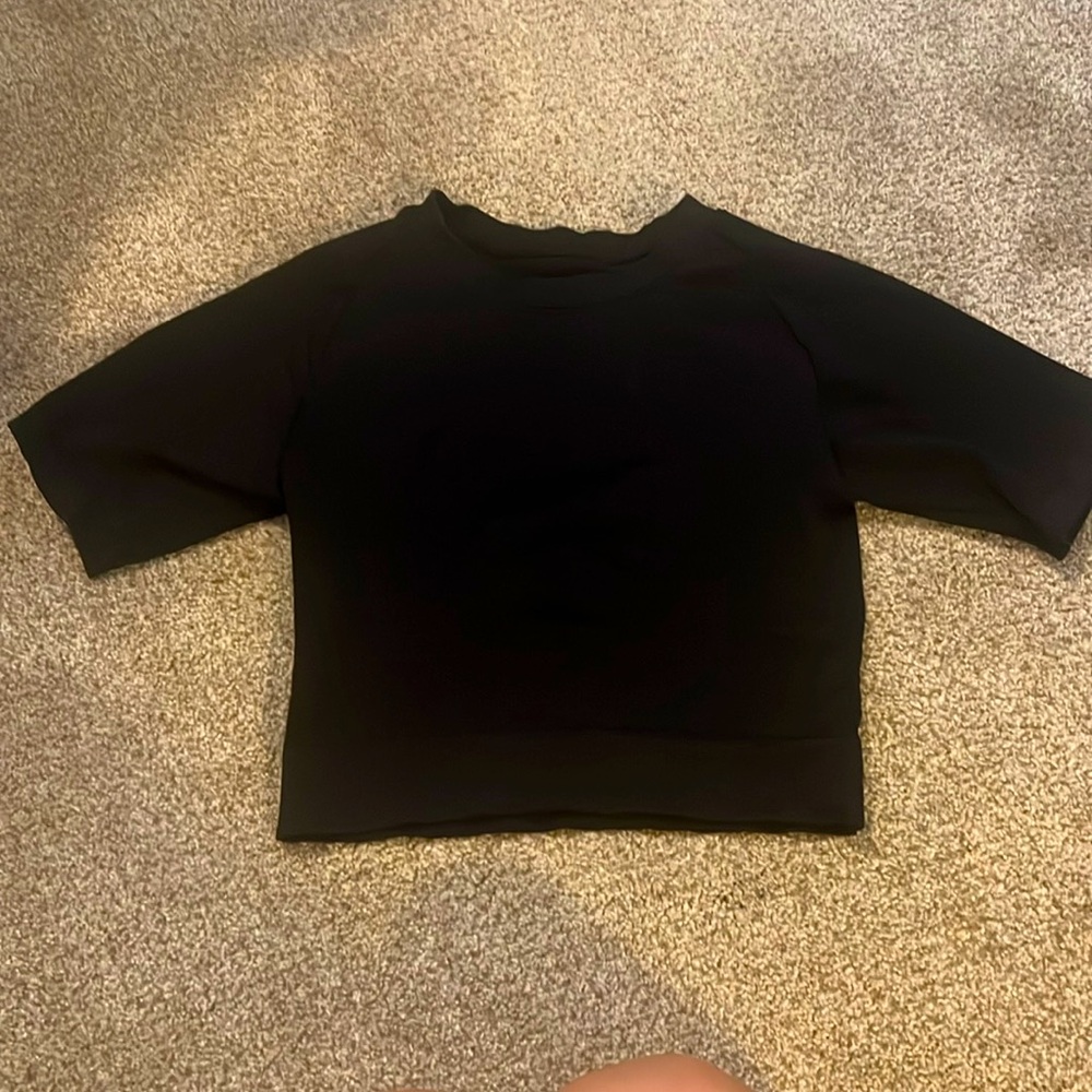 Alala work out top! Super comfy and stretchy